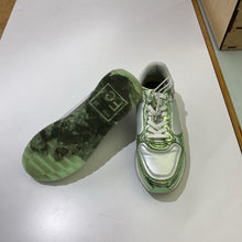Load image into Gallery viewer, Hoff Iron metallic sneakers 9
