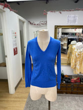 Load image into Gallery viewer, Banana Republic Merino wool sweater S
