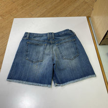 Load image into Gallery viewer, Current Elliot denim shorts 24
