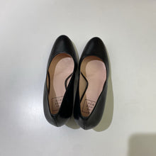 Load image into Gallery viewer, The Shoe Box block heels 37.5

