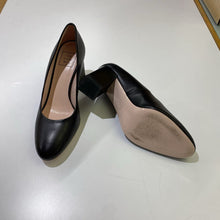 Load image into Gallery viewer, The Shoe Box block heels 37.5
