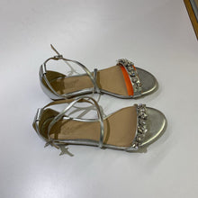 Load image into Gallery viewer, Badgley Mischka Jewel flats 7
