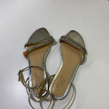 Load image into Gallery viewer, Badgley Mischka Jewel wrap flats 7
