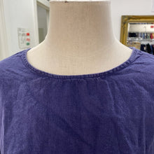Load image into Gallery viewer, Naif linen dress XS
