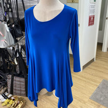 Load image into Gallery viewer, Sympli asymmetrical hem top 12
