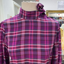 Load image into Gallery viewer, RW&amp;CO plaid top S
