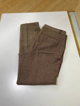 Load image into Gallery viewer, Banana Republic (outlet) plaid sloan pants 6
