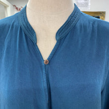 Load image into Gallery viewer, Blue Rain top
