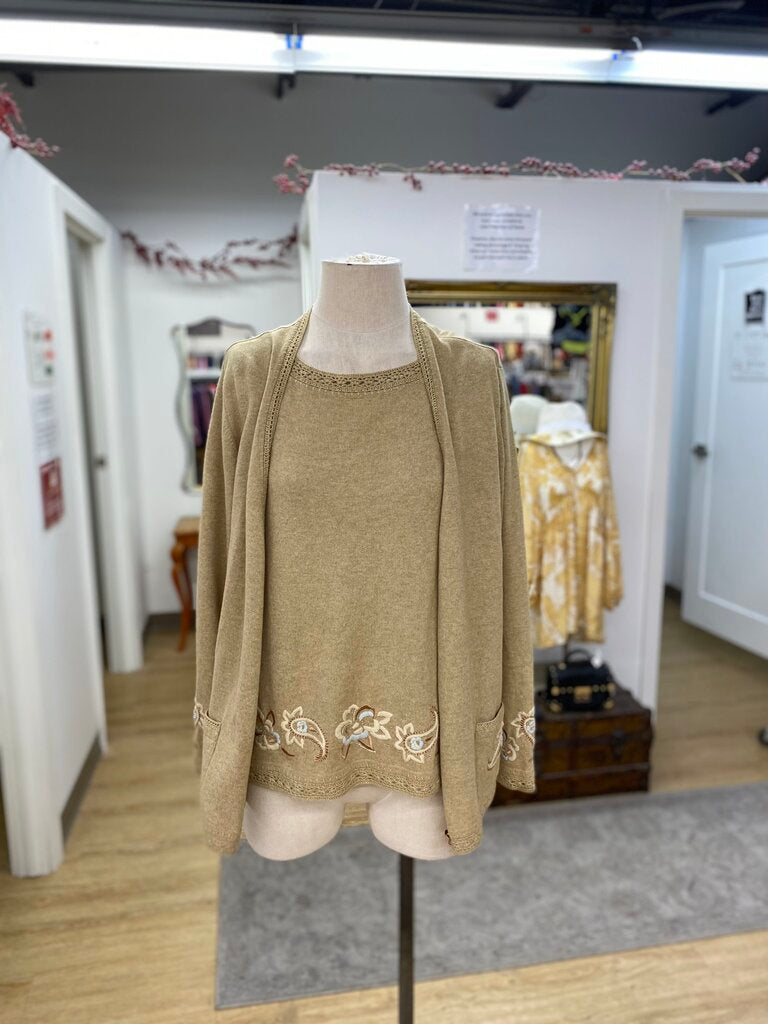 Escada sweater set 40