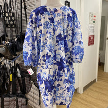 Load image into Gallery viewer, H&amp;M floral eyelet dress NWT XL
