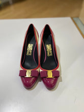 Load image into Gallery viewer, Salvatore Ferragamo pumps 8.5
