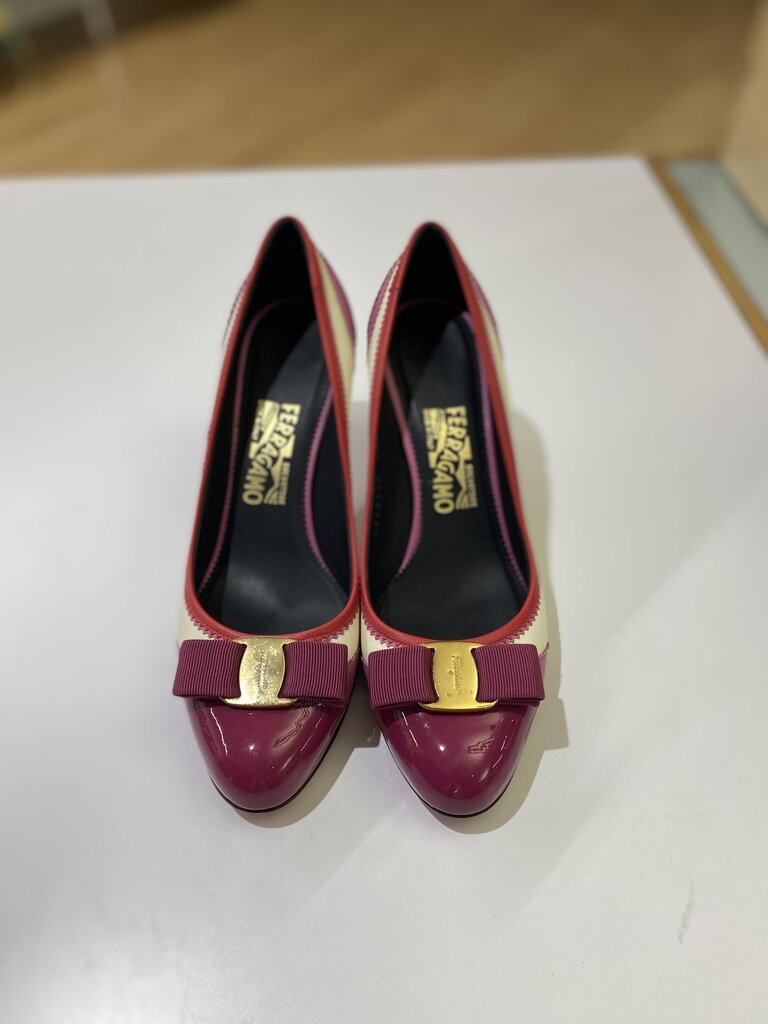 Salvatore Ferragamo pumps 8.5
