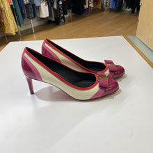 Load image into Gallery viewer, Salvatore Ferragamo pumps 8.5
