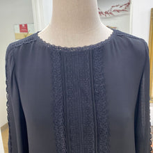 Load image into Gallery viewer, White House Black Market lace detail top NWT 0
