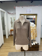 Load image into Gallery viewer, Uniqlo knit top L
