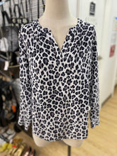 Load image into Gallery viewer, Olsen animal print popover S/M
