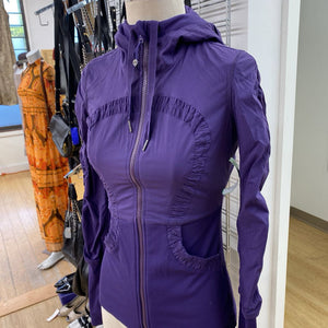 Lululemon reversible jacket 4