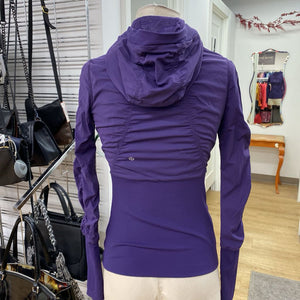 Lululemon reversible jacket 4
