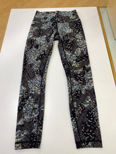Load image into Gallery viewer, Lululemon Leggings 4
