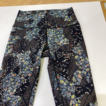 Load image into Gallery viewer, Lululemon Leggings 4
