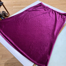 Load image into Gallery viewer, Gap Velour Skirt XL
