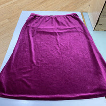 Load image into Gallery viewer, Gap Velour Skirt XL
