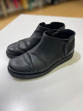 Load image into Gallery viewer, John Fluevog Crowsnest Crepe Sole ankle boots 7.5
