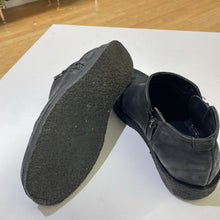 Load image into Gallery viewer, John Fluevog Crowsnest Crepe Sole ankle boots 7.5
