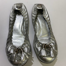 Load image into Gallery viewer, Tory Burch ballet flats 8.5
