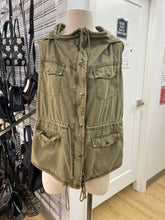 Load image into Gallery viewer, Talula cargo vest M
