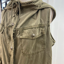 Load image into Gallery viewer, Talula cargo vest M
