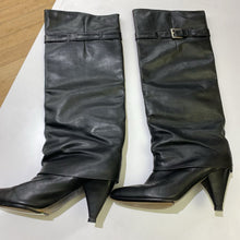 Load image into Gallery viewer, Michael Kors pull on leather boots 9
