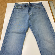 Load image into Gallery viewer, Levis Wedgie Straight jeans 29
