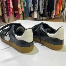 Load image into Gallery viewer, Isabel Marant leather/suede sneakers 37
