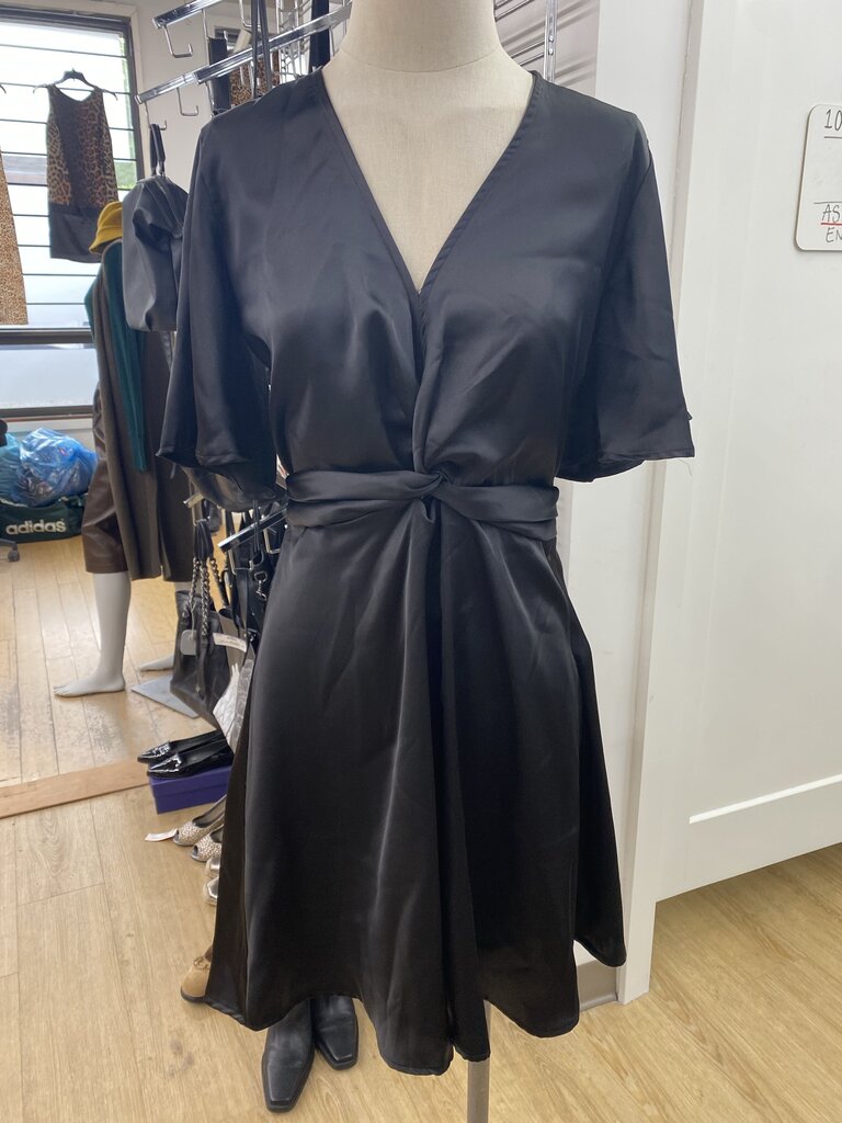 bishop + young satin dress S