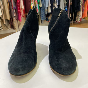 Club Monaco suede ankle booties 39