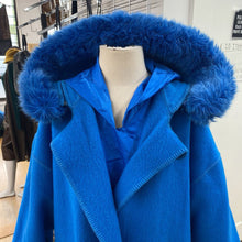 Load image into Gallery viewer, Linda Lundstrom vintage wool coat w removeable liner &amp; gloves/mittens
