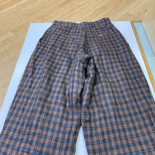 Load image into Gallery viewer, Escada vintage plaid pants 42 (fits small)
