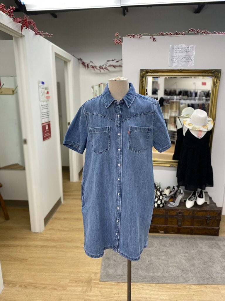 Levis denim dress M