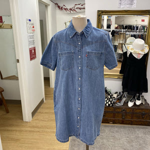 Levis denim dress M