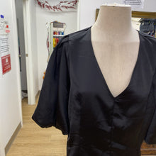 Load image into Gallery viewer, RW&amp;CO puff sleeve satin top NWT XL
