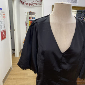 RW&CO puff sleeve satin top NWT XL