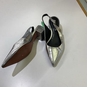 L'intervalle silver slingbacks 7/36