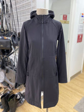 Load image into Gallery viewer, Lululemon fall coat 4
