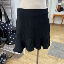 Load image into Gallery viewer, Very J microsuede skirt NWT M
