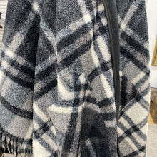 Load image into Gallery viewer, Parasuco teddy shawl NWT O/S
