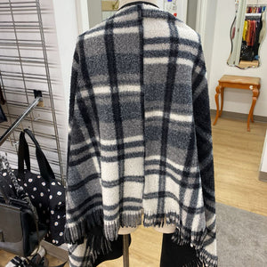 Parasuco teddy shawl NWT O/S