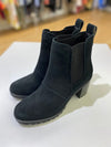 UGG Hazel suede boot NWOT 9