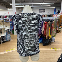 Load image into Gallery viewer, Club Monaco top M
