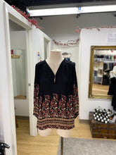 Load image into Gallery viewer, Club Monaco top M
